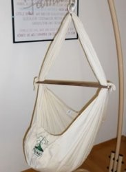 Image: Julia Elliott, Hebamme